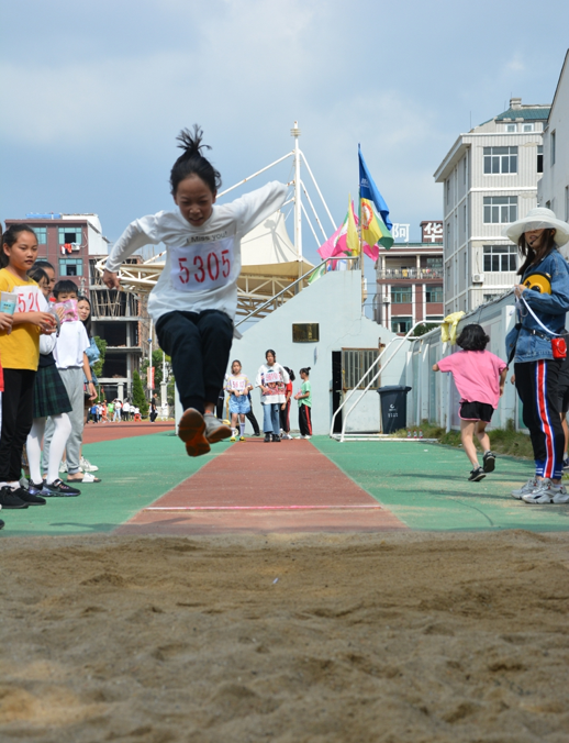 扬体育精神展少年活力蓬街镇中心小学第十二届田径运动会
